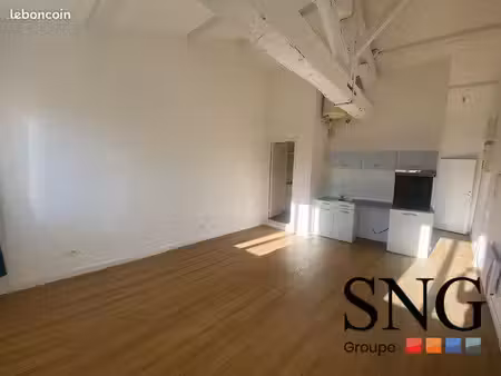 studio 1 pièce 26 m²