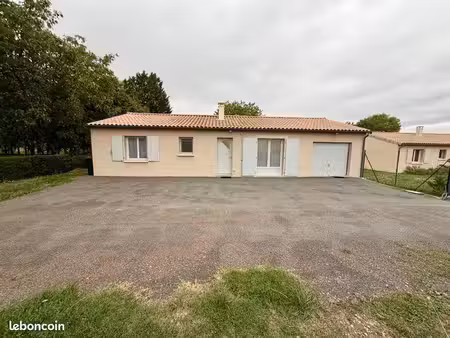 maison récente 96 m² avec 3 chambres  garage et terrain de 860 m² - agris