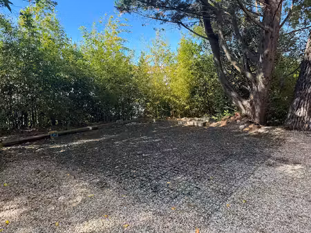 place de parking extérieur 45m2