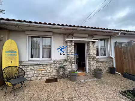 la rochelle maison avec jardinet -terrasse et patio
