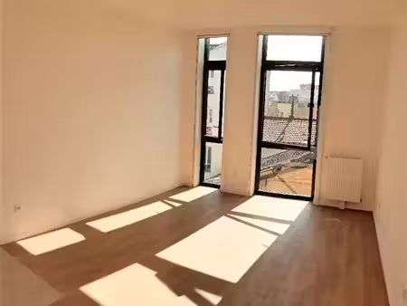 location appartement 2 pièces 44.99 m² à ivry-sur-seine (94200)  1 150 €
