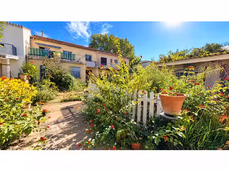maison de 90m2 sur un terrain de 342m2   garage de 90m2 et b