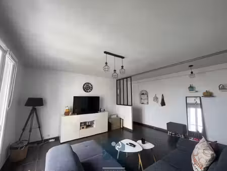 appartement 2 pièces 1 chambre 1 cave 1 garage