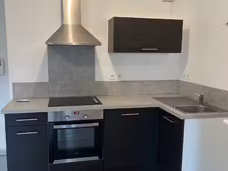 grenoble t2 de 45.04 m² avec terrasse + parking