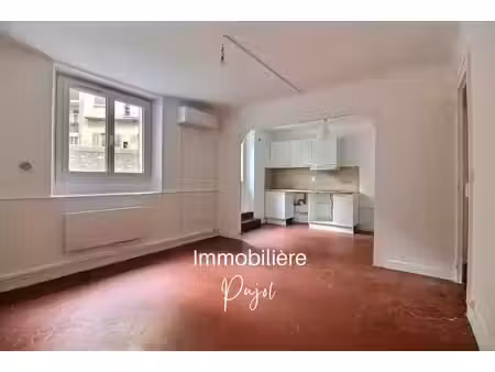 cinq avenues 13004 - t1 climatisé avec terrasse