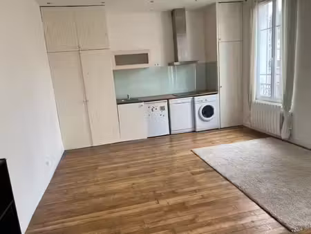 deux pièces meublé de 40 m2 au centre ville de sèvres