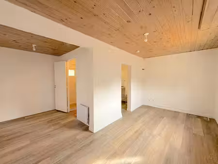 à louer : studio de 23 67 m² à saint-seurin-sur-l'isle - proche commodités