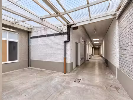 espaces de stockage/atelier - entre ulb et chant d'oiseau