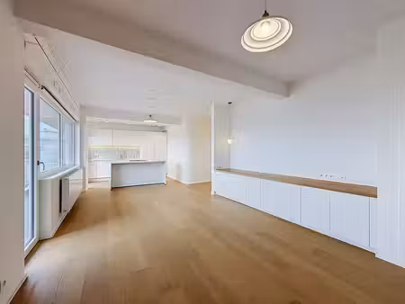 mérode - appartement 3ch + terrasse entièrement rénové