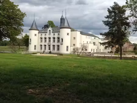appartement de charme dans un château.