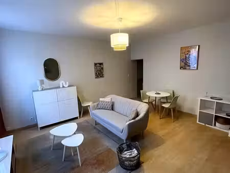 charmant t2 meublé – 60 m² – centre-ville d’albi