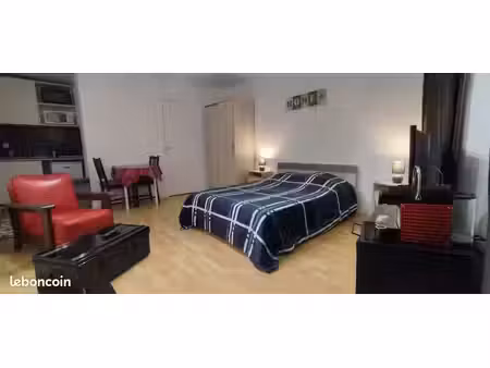 studio meublé à louer à l'année