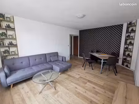 t2 meublé de 46 m² avec balcon et parking