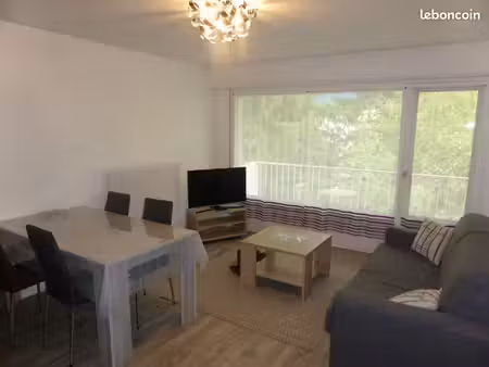 annecy le vieux bas  albigny  t2 rénové  dernier étage  près lac  balcon  parking privatif