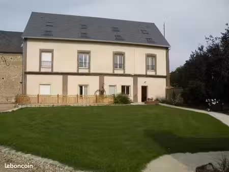 studio mezzanine dans petite copropriété