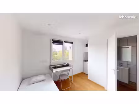 studio 1 pièce 13 m²