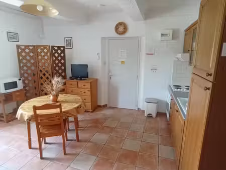 390 / mois studio meublé tout confort