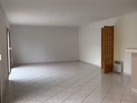 location appartement 95 m en rdc avec jardin sur merignac