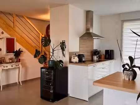 a louer belle maison familiale 4 chambres avec jardin à turretott