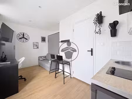studio 1 pièce 13 m²