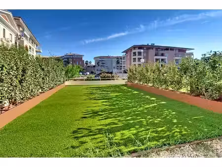 a louer en exclusivite - port frejus location appartement meuble t3 rez-de-jardin garage