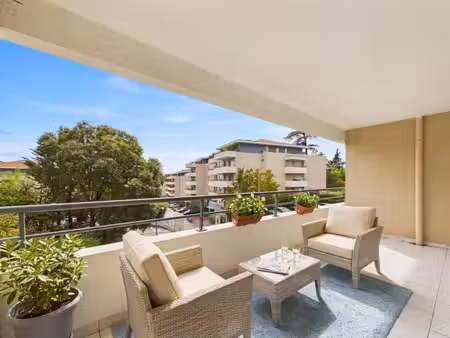 marseille 12e – t3 traversant  grand balcon sud et garage