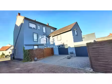 maison aux beaux volumes avec studio et local commercial loué