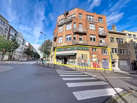 ulb/ solbosch - commerce de 287m² avec garage & logement