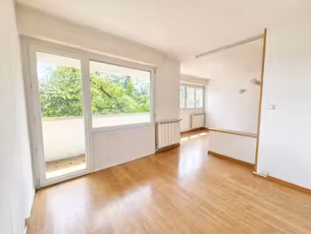 appartement t3 spacieux et lumineux  deux balcons