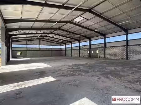 location local d’activités graveson 13690 800m²