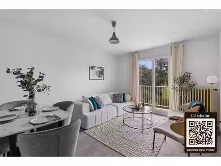 meudon  charmant 2 pièces traversant de 43 m² avec balcons et vue sur la verdure. a 3 minu