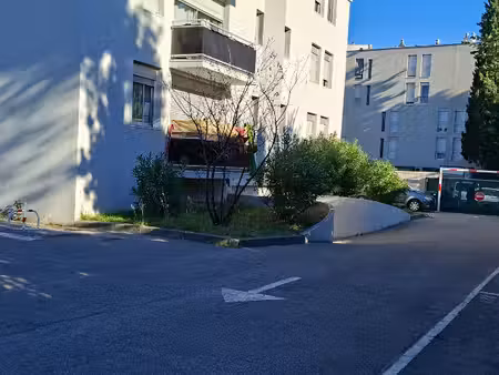 appartement montpellier 2 pièce(s) 31 m2 plus terrasse et garage .