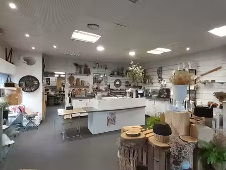 local commercial 76.30m2 + garage sur fort-mardyck
