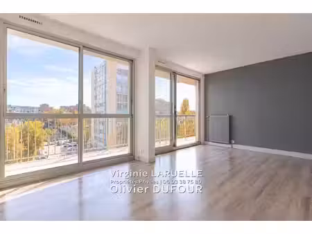 appartement avec balcon  4 chambres  cave et 2 place de parking  rouen centre ville
