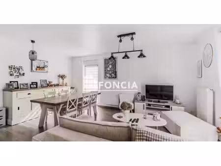 bel appartement 3 pièces avec terrasse  jardin et parking en sous-sol