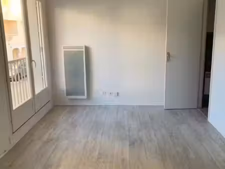 location appartement 1 pièces 23m2 pau 64000 - 431 € - surface privée