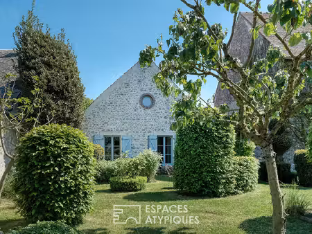 ancienne ferme rénovée et son charmant jardin de curé à louville la chenard - 170 m2 - 390