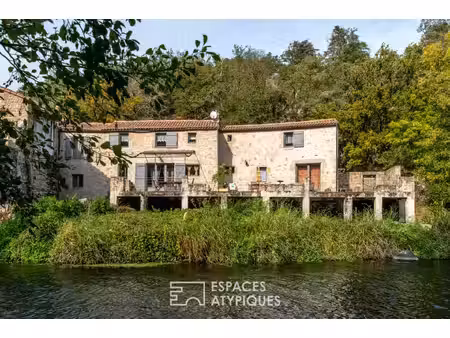 authentique propriété en bord de sèvre à mortagne sur sevre - 180 m2 - 430000 €