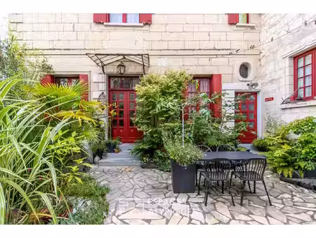 maison de caractère au charme intimiste à saumur - 250 m2 - 478000 €