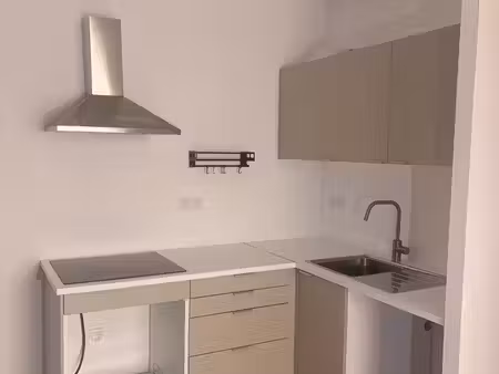 à louer – t2 entièrement rénové – marseille 11ème vincent andreux 39.76 m2
