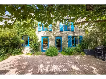 charmante maison en pierre entre terre et mer. à saint coulomb - 195 m2 - 739000 €