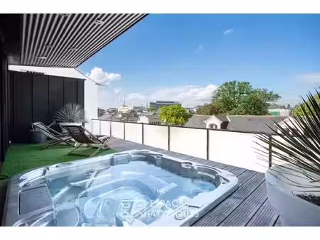 ancienne menuiserie réhabilitée en loft d'exception à angers - 357 m2 - 1580000 €