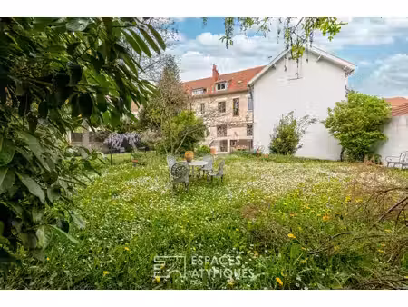 maison d'artiste familiale avec piscine et jardin à dijon - 334 m2 - 795000 €