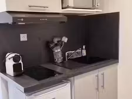 location meublée maison 1 pièce 22 m² à aubervilliers (93300)  890 €