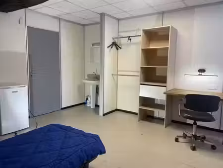 location meublée locaux professionnels 1 pièce 16 m² à orleans (45000)  420 €