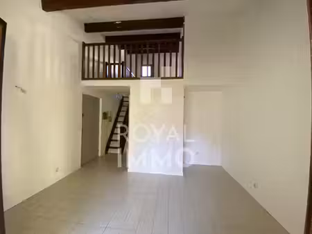 sanary appartement t1 + mezzanine