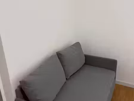 location meublée locaux professionnels 1 pièce 43 m² à lille (59000)  450 €