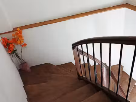 coup de cœur - maison de caractère entièrement rénovée avec grand jardin clos .