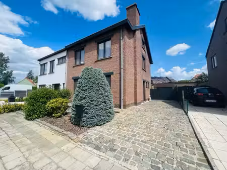 huis te koop in zottegem met 3 slaapkamers