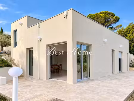 à louer superbe maison meublée avec piscine nimes  quart